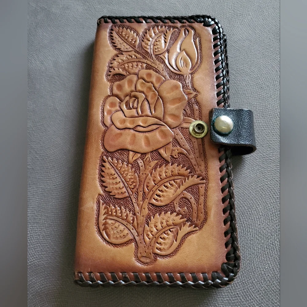 Diamond Brown Genuine  Leather Wallet with Embossed Design Mens